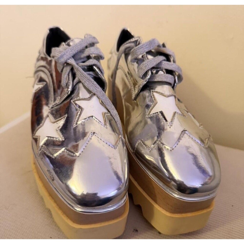 Jiaxi Shoes London platform oxford shoes featuring a star design.